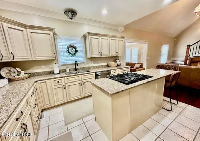 Photo 2 of Single family home for sale at 2004 Twin Fawn Tr, Middlesboro, KY 40965 | MLS# 1355491 | Listing updated on 2026-09-14