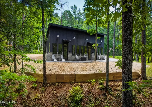 Single family home for sale at 6640 Flats Rd, Tallassee, TN 37878 | MLS# 1356708