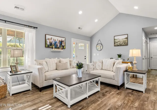 Photo 3 of Single family home for sale at 232 River Frd Rd, Maryville, TN 37804 | MLS# 1355570 | Listing updated on 2026-09-21