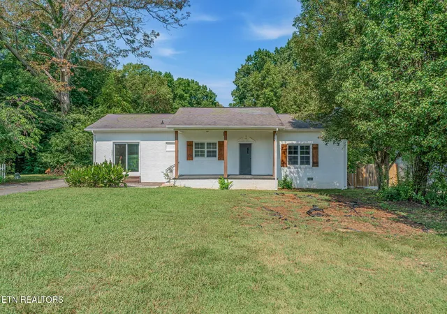 Photo 1 of Single family home for sale at 1921/1923 Harvard St, Maryville, TN 37801 | MLS# 1355529 | Listing updated on 2026-09-15