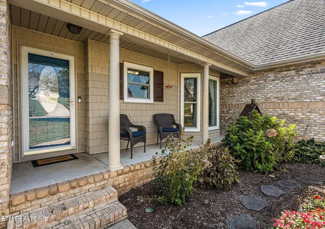 Photo 2 of Sale Pending at 2841 Misty Ridge Dr, Lenoir City, TN 37772 | MLS# 1355516 | Listing updated on 2026-09-16