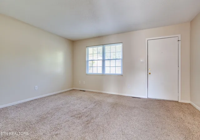 Photo 3 of Sale Pending at 105 Tracy Ln, Oak Ridge, TN 37830 | MLS# 1355531 | Listing updated on 2026-09-17