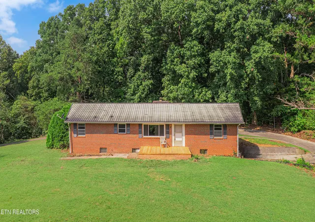 Photo 1 of Single family home for sale at 3246 Proffitt Hts Dr, Dandridge, TN 37725 | MLS# 1355522 | Listing updated on 2026-09-15