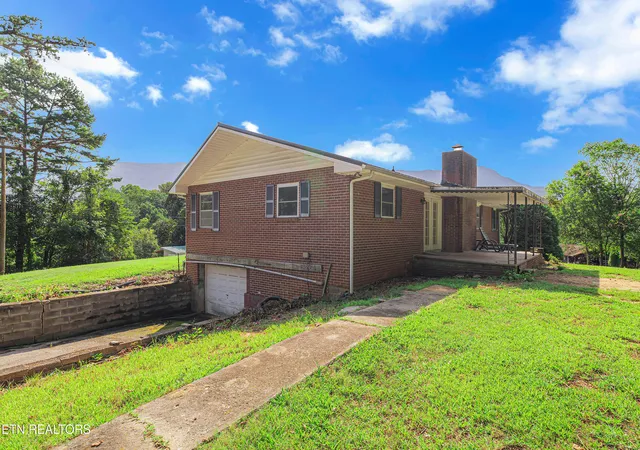 Photo 2 of Single family home for sale at 3246 Proffitt Hts Dr, Dandridge, TN 37725 | MLS# 1355522 | Listing updated on 2026-09-15