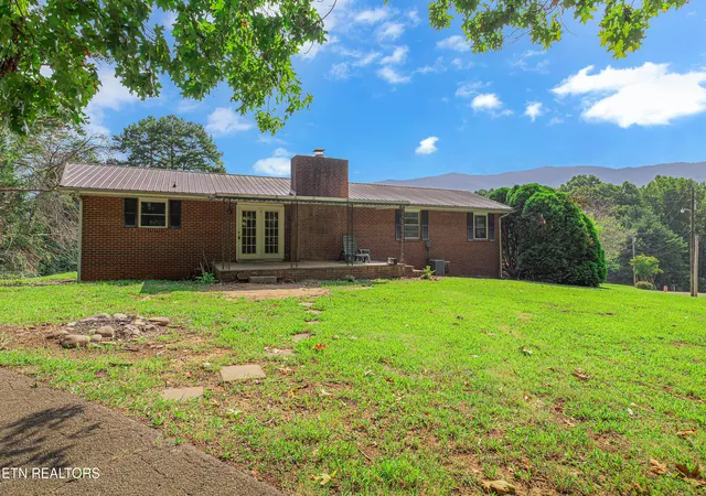 Photo 3 of Single family home for sale at 3246 Proffitt Hts Dr, Dandridge, TN 37725 | MLS# 1355522 | Listing updated on 2026-09-15