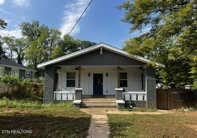 Single family home for sale at 211 S Castle St, Knoxville, TN 37914 | MLS# 1355548