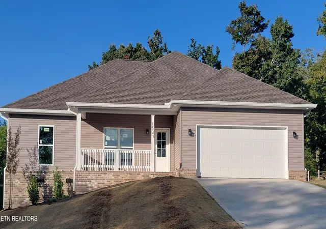 Photo 1 of Single family home for sale at 1525 John Sparks Dr, Friendsville, TN 37737 | MLS# 1355653 | Listing updated on 2026-10-06