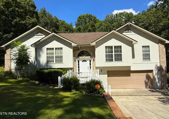 Photo 1 of Single family home for sale at 148 Fox Run Rd, Crossville, TN 38571 | MLS# 1355557 | Listing updated on 2026-09-15