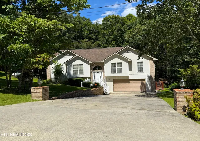 Photo 3 of Single family home for sale at 148 Fox Run Rd, Crossville, TN 38571 | MLS# 1355557 | Listing updated on 2026-09-15