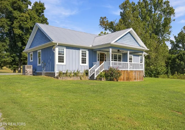 Photo 2 of Sale Pending at 372 County Rd 105, Athens, TN 37303 | MLS# 1355574 | Listing updated on 2026-09-25