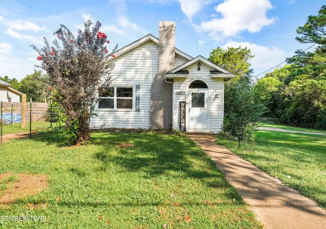 Photo 1 of Single family home for sale at 1407 Sweetwater Vonore Rd, Sweetwater, TN 37874 | MLS# 1356025 | Listing updated on 2026-09-18