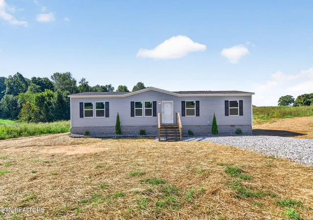 Photo 1 of Sale Pending at 197 Petty Rd, Sparta, TN 38583 | MLS# 1355606 | Listing updated on 2026-10-01