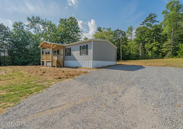 Photo 2 of Single family home for sale at 1369 Coal Hl Rd, Harriman, TN 37748 | MLS# 1356061 | Listing updated on 2026-10-02