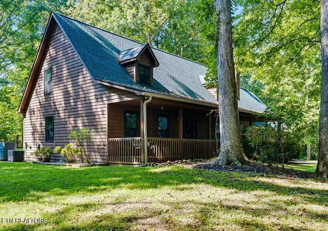 Photo 3 of Single family home for sale at 144 Cross Crk Ln, Kingston, TN 37763 | MLS# 1355732 | Listing updated on 2026-10-09