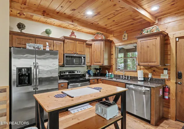 Photo 3 of Single family home for sale at 3521 Sandridge Way, Pigeon Forge, TN 37863 | MLS# 1356356 | Listing updated on 2026-09-22