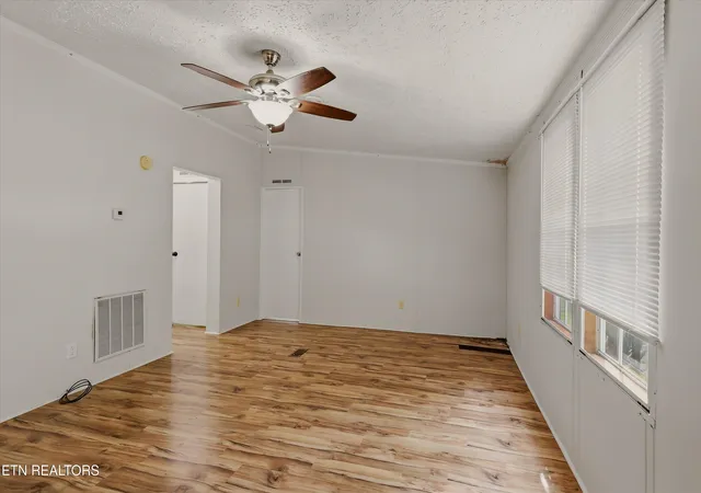 Photo 3 of Single family home for sale at 1148 Ridgeview Rd, Maryville, TN 37801 | MLS# 1355608 | Listing updated on 2026-09-17