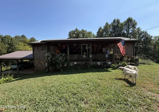 Photo 2 of Single family home for sale at 817 Golden Ball Dr, Ewing, VA 24248 | MLS# 1355615 | Listing updated on 2026-09-21