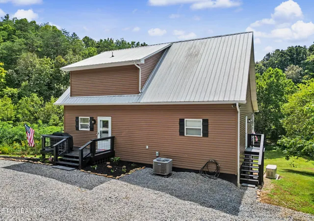 Photo 4 of Single family home for sale at 2073 Oven Crk Rd, Parrottsville, TN 37843 | MLS# 1355619 | Listing updated on 2026-09-16