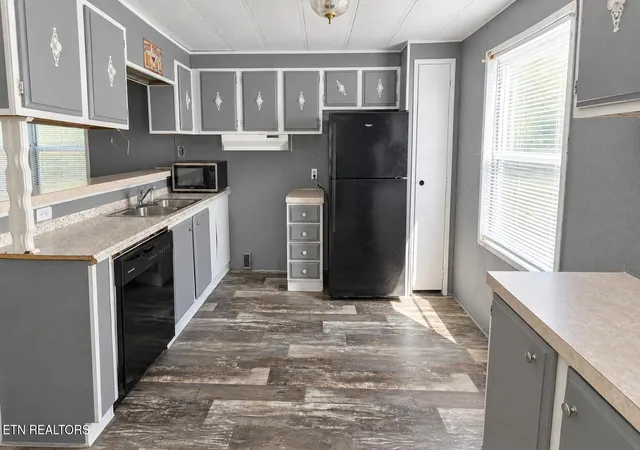 Photo 3 of Multi family home for sale at 284 Payne Cir, Tazewell, TN 37879 | MLS# 1355670 | Listing updated on 2026-10-10