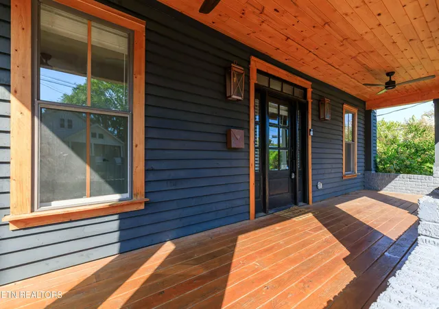 Photo 3 of Single family home for sale at 1017 Thompson Pl, Knoxville, TN 37917 | MLS# 1355631 | Listing updated on 2026-10-05