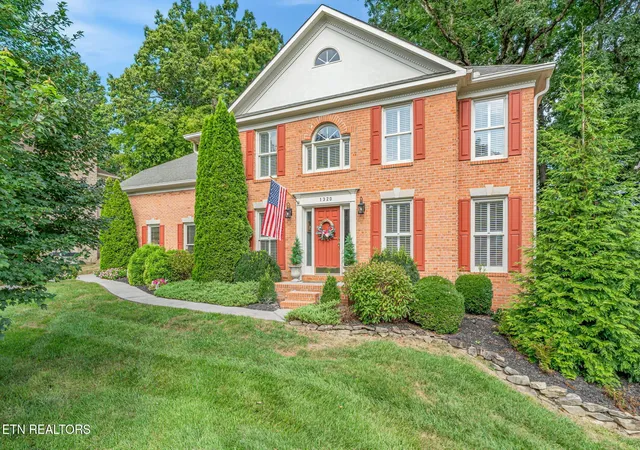Photo 2 of Sale Pending at 1320 Knightsbridge Dr, Knoxville, TN 37922 | MLS# 1355648 | Listing updated on 2026-09-23