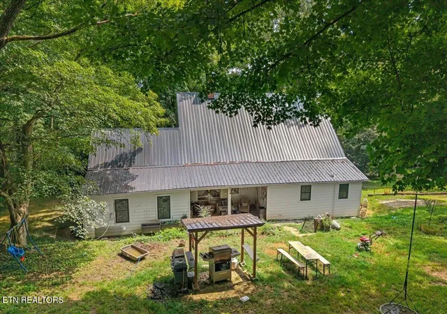 Photo 3 of Sale Pending at 200 County Rd 479, Englewood, TN 37329 | MLS# 1355636 | Listing updated on 2026-09-28