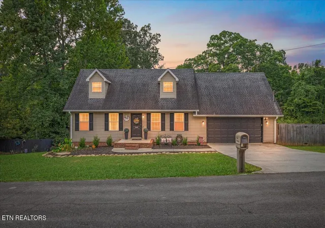 Single family home for sale at 334 N Washington Ave, Etowah, TN 37331 | MLS# 1355639