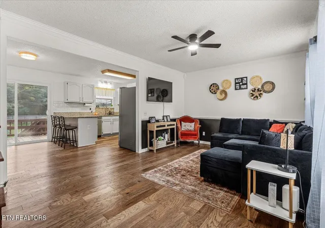 Photo 3 of Single family home for sale at 334 N Washington Ave, Etowah, TN 37331 | MLS# 1355639 | Listing updated on 2026-09-26