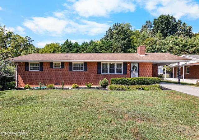 Photo 1 of Single family home for sale at 3105 Hazelwood Rd, Knoxville, TN 37921 | MLS# 1355658 | Listing updated on 2026-10-05