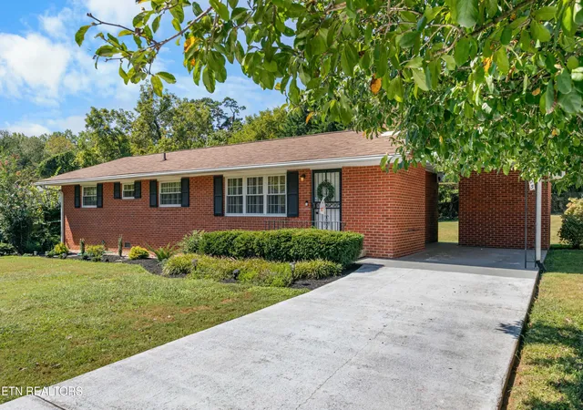 Photo 3 of Single family home for sale at 3105 Hazelwood Rd, Knoxville, TN 37921 | MLS# 1355658 | Listing updated on 2026-10-05