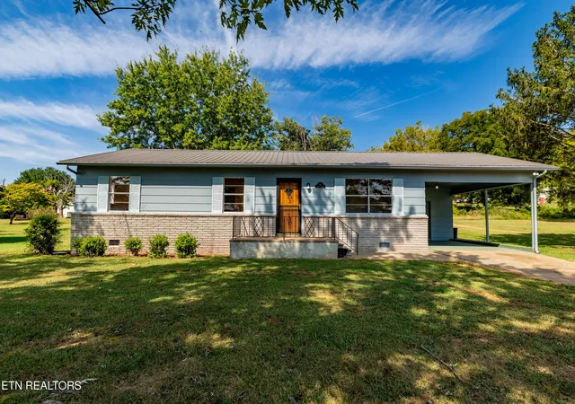 Single family home for sale at 111 Heuer St, Sweetwater, TN 37874 | MLS# 1356178