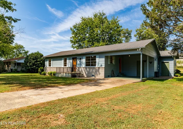 Photo 3 of Single family home for sale at 111 Heuer St, Sweetwater, TN 37874 | MLS# 1356178 | Listing updated on 2026-09-25