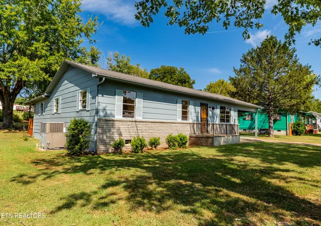 Photo 4 of Single family home for sale at 111 Heuer St, Sweetwater, TN 37874 | MLS# 1356178 | Listing updated on 2026-09-25