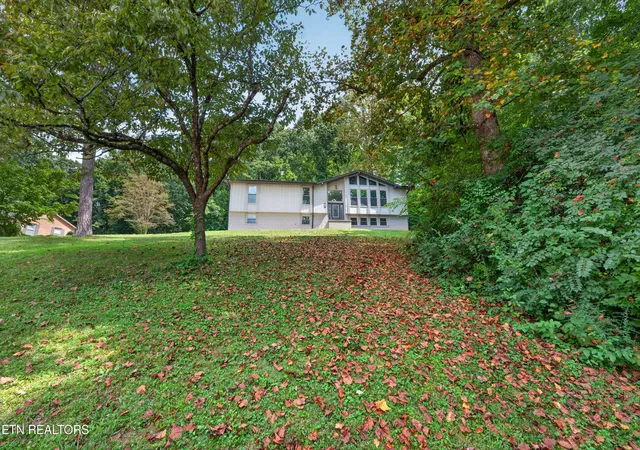 Photo 2 of Sale Pending at 525 Amarillo Dr, Seymour, TN 37865 | MLS# 1355665 | Listing updated on 2026-09-20