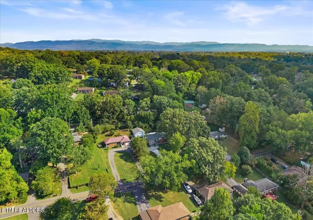 Photo 38 of Sale Pending at 2634 May Ave, Maryville, TN 37804 | MLS# 1355773 | Listing updated on 2026-09-26