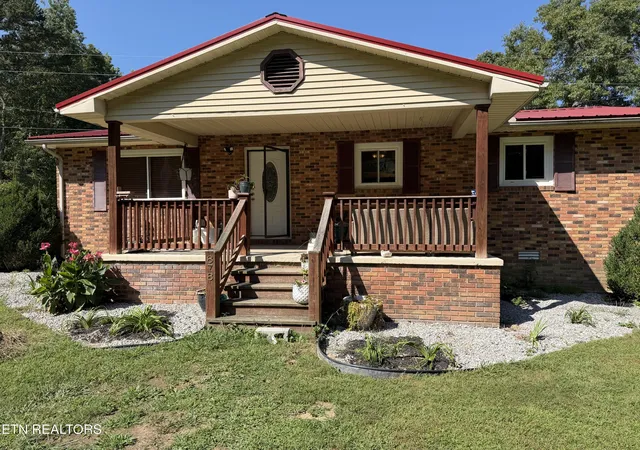 Photo 2 of Single family home for sale at 878 Hack Beaty Rd, Grimsley, TN 38565 | MLS# 1355721 | Listing updated on 2026-10-07