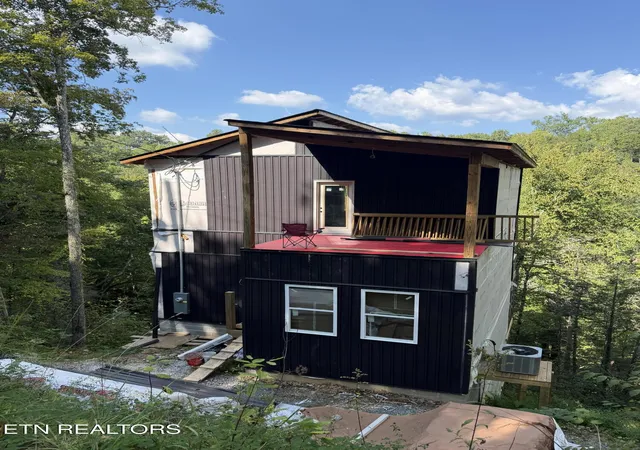 Single family home for sale at 932 N Highland Dr, Gatlinburg, TN 37738 | MLS# 1355742