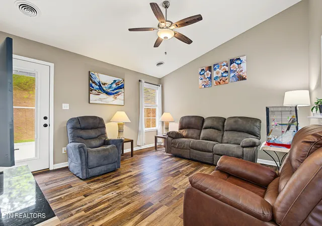 Listing Photo 3 - Condo for sale in building located at 6313 Sky Song Ln, Knoxville, TN 37914