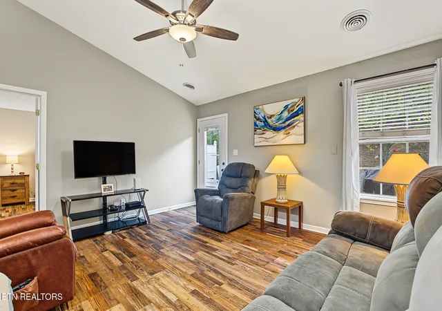 Listing Photo 4 - Condo for sale in building located at 6313 Sky Song Ln, Knoxville, TN 37914
