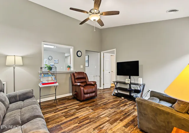 Listing Photo 5 - Condo for sale in building located at 6313 Sky Song Ln, Knoxville, TN 37914