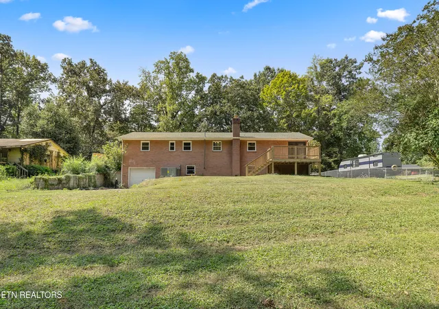 Photo 3 of Single family home for sale at 128 Edgewood Hts Ln, Powell, TN 37849 | MLS# 1356161 | Listing updated on 2026-10-05
