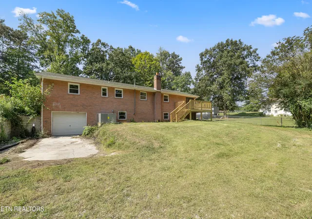 Photo 4 of Single family home for sale at 128 Edgewood Hts Ln, Powell, TN 37849 | MLS# 1356161 | Listing updated on 2026-10-05