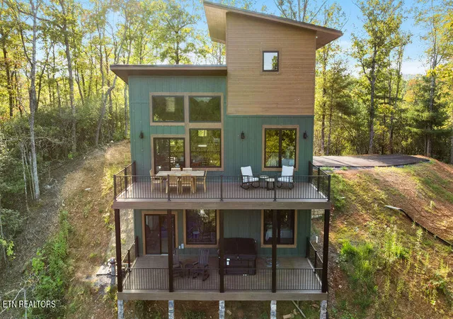 Photo 4 of Single family home for sale at 2661 Switch Back Way, Cosby, TN 37722 | MLS# 1355700 | Listing updated on 2026-09-22