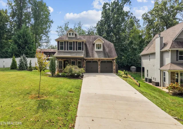 Photo 1 of Single family home for sale at 152 Wakefield Rd, Knoxville, TN 37922 | MLS# 1356567 | Listing updated on 2026-10-09