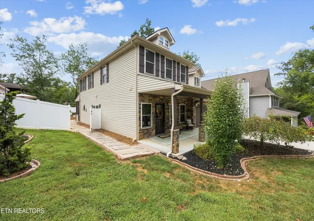 Photo 3 of Single family home for sale at 152 Wakefield Rd, Knoxville, TN 37922 | MLS# 1356567 | Listing updated on 2026-10-09