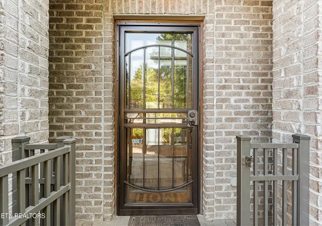Photo 3 of Single family home for sale at 200 Cool Springs Blvd, Farragut, TN 37934 | MLS# 1355778 | Listing updated on 2026-10-09