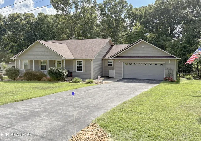 Photo 2 of Single family home for sale at 1133 Summerwind Dr, Crossville, TN 38571 | MLS# 1355789 | Listing updated on 2026-09-17