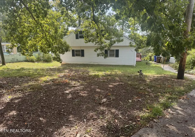 Photo 1 of Sale Pending at 109 Niagara Lane, Oak Ridge, TN 37830 | MLS# 1356105 | Listing updated on 2026-09-26