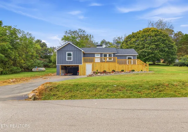 Photo 2 of Single family home for sale at 4533 Wildwood Springs Rd, Maryville, TN 37804 | MLS# 1356792 | Listing updated on 2026-09-25