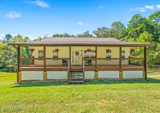 Photo 1 of Single family home for sale at 123 Cvs Springs Dr, Dandridge, TN 37725 | MLS# 1355768 | Listing updated on 2026-09-17